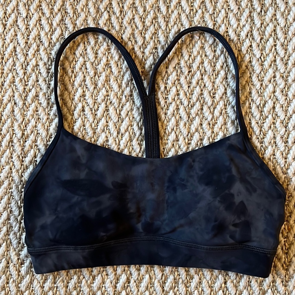 *LIKE NEW* Lululemon Flow Y Nulu Bra